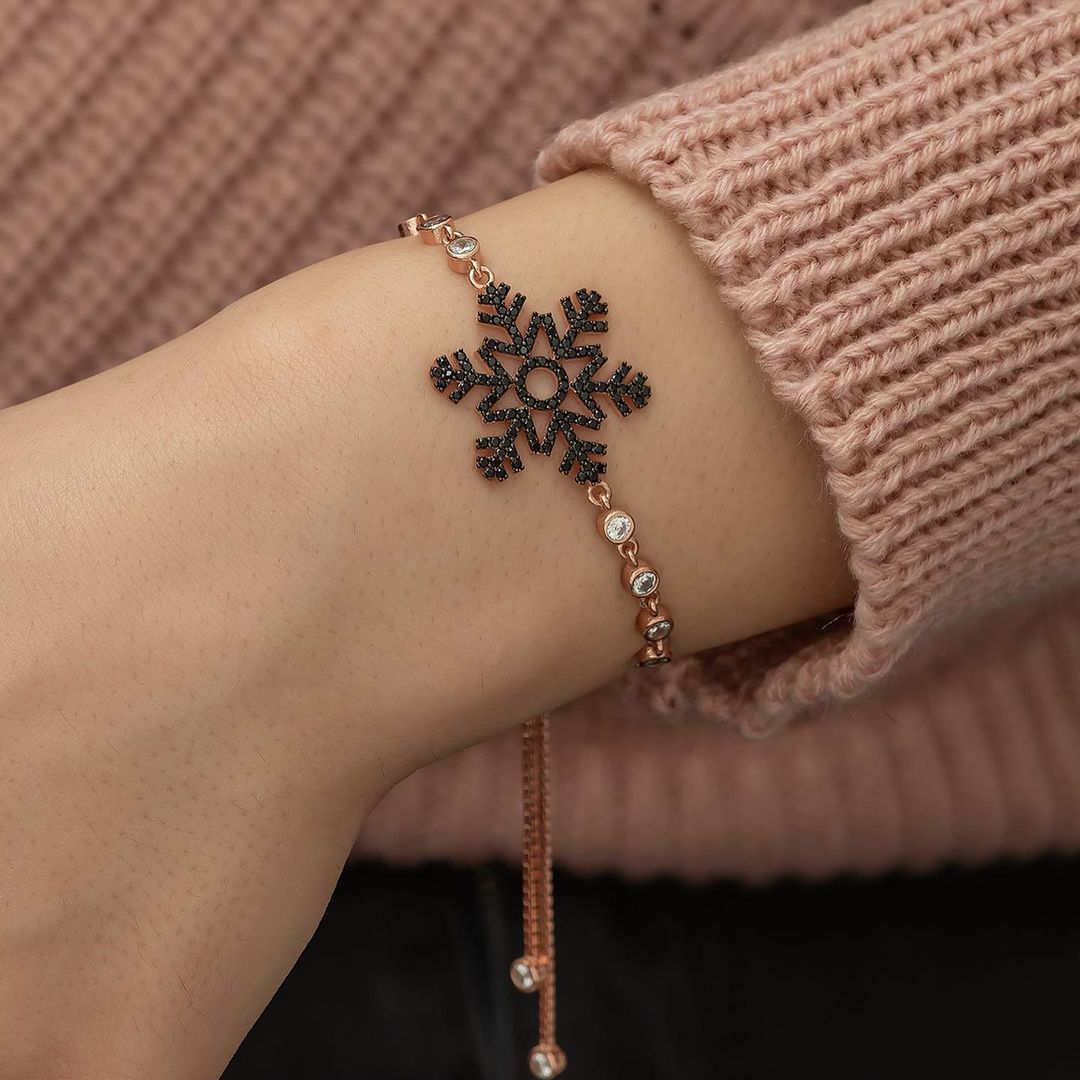 Black And White Round Brilliant Cut Pave And Bezel Set Signity Diamond Adjustable Bracelet | Snowflake Bracelet For Women | Gift For Her And Teenage Girls