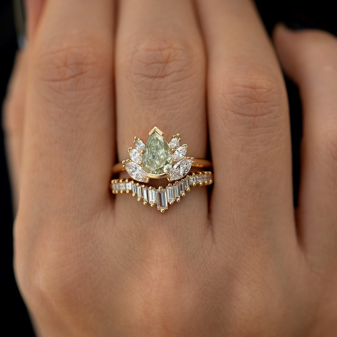 2.6Ct Green Pear Cut Solitaire Ring Set | Engagement Ring Set | Luxury Jewelry | Beautiful Ring Set