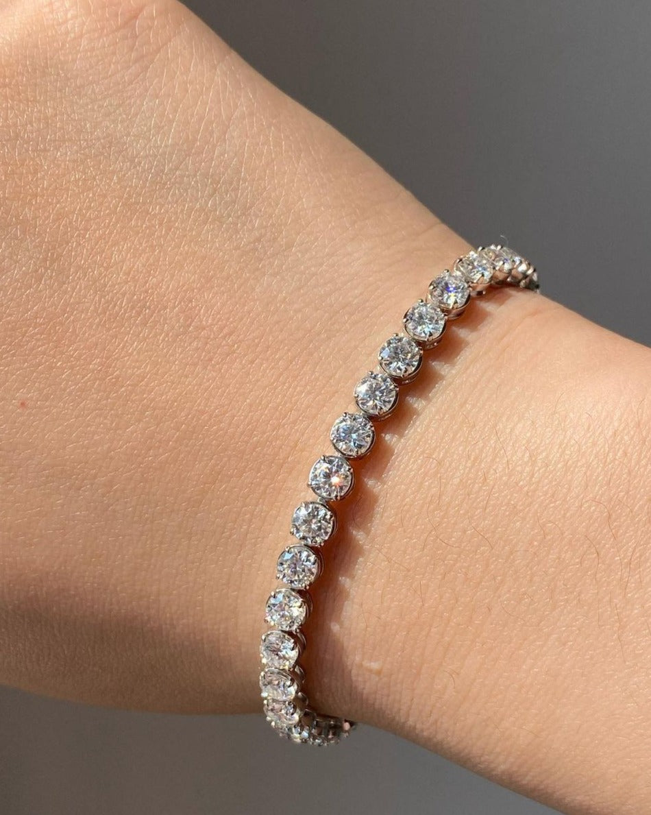 White Round Cut Brilliant Cut Signity Diamond Prong Set Tennis Bracelet | First Communication Gift Bracelet | Classic Design Tennis Bracelet
