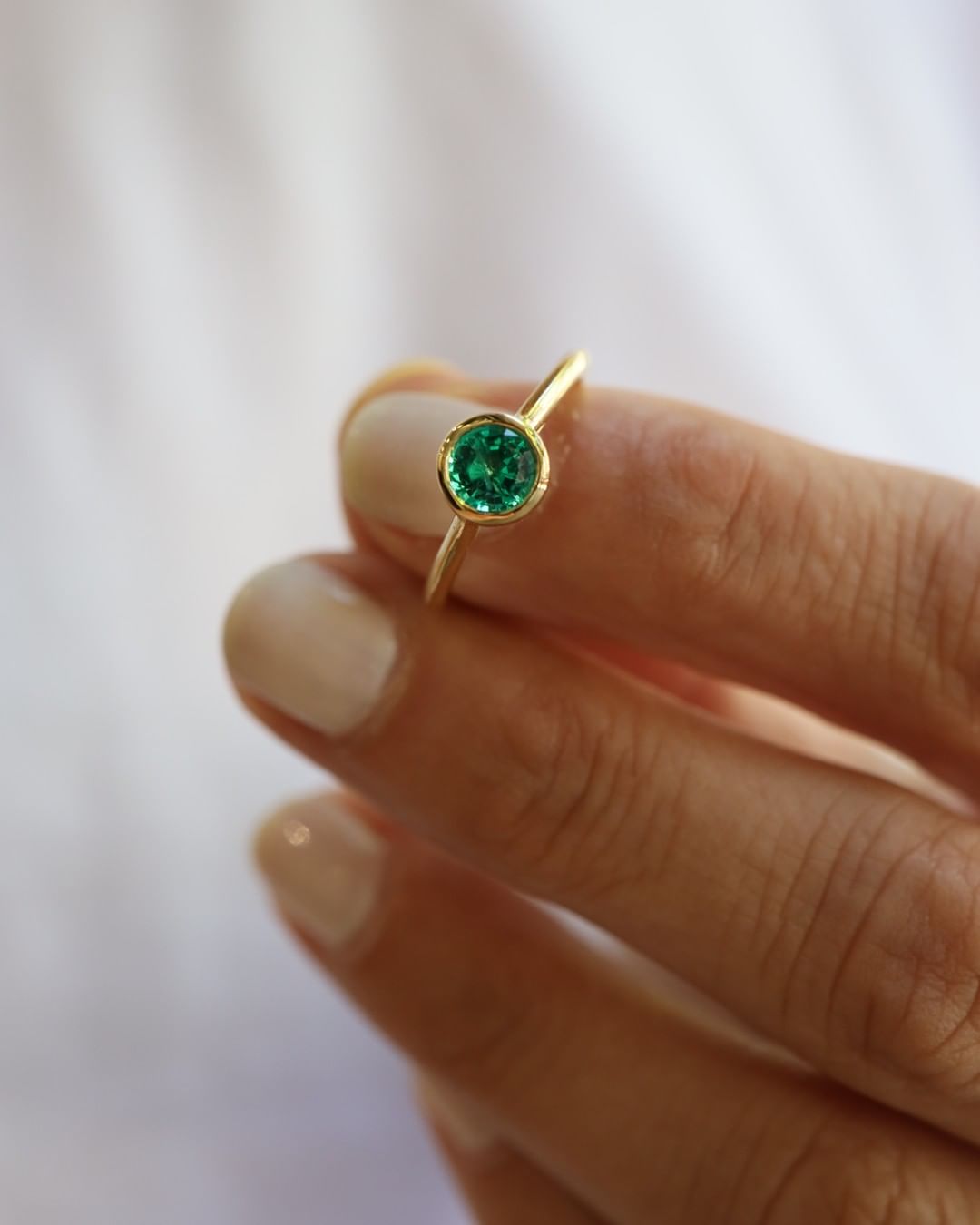 2.2Ct Green Round Cut Bezel Ring | Promise Ring For Her | Simple Ring | Gift For Women