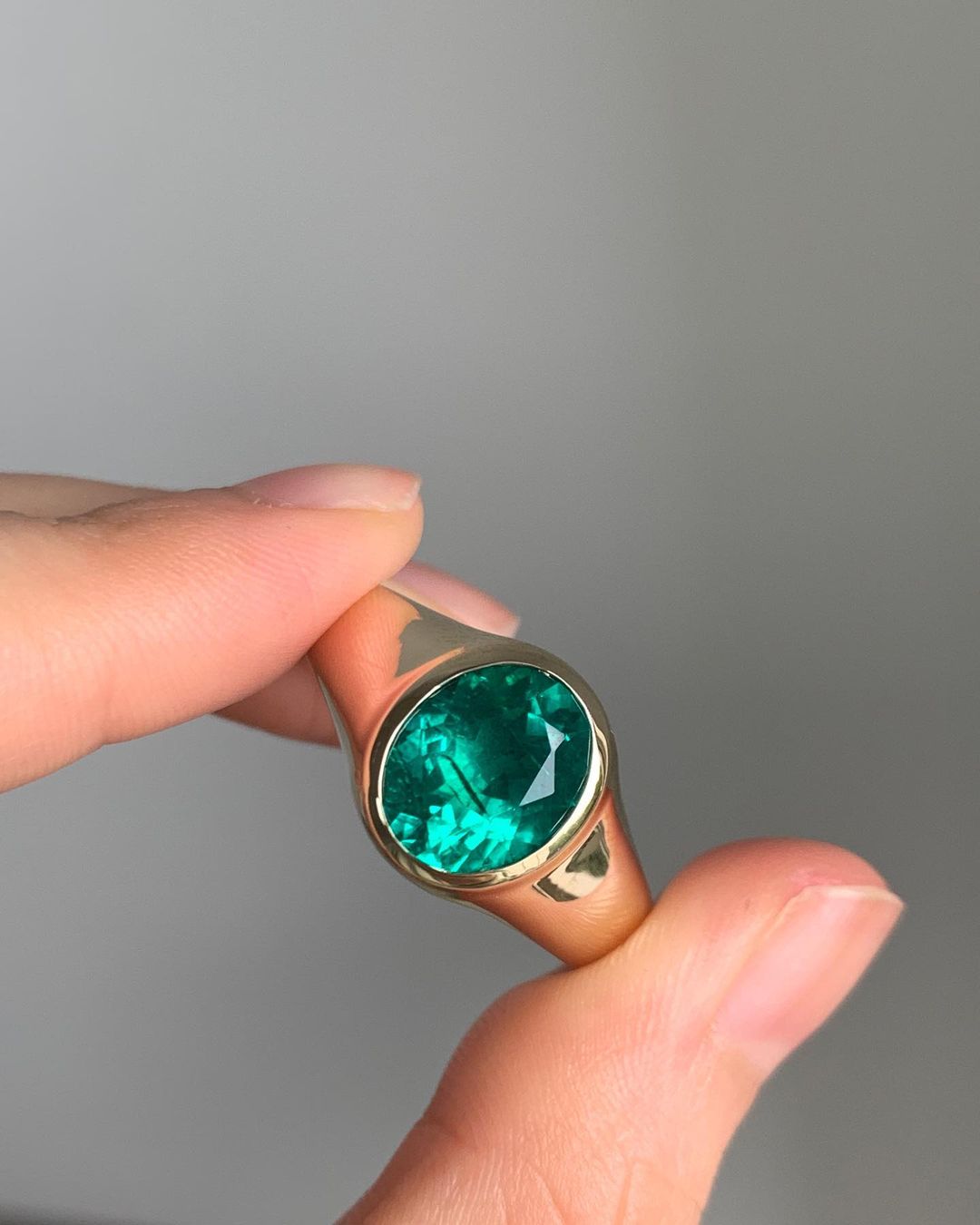 3.20Ct Green Oval Cut Bezel Ring | Daily Wear Ring | Birthstone Ring | Simple Ring