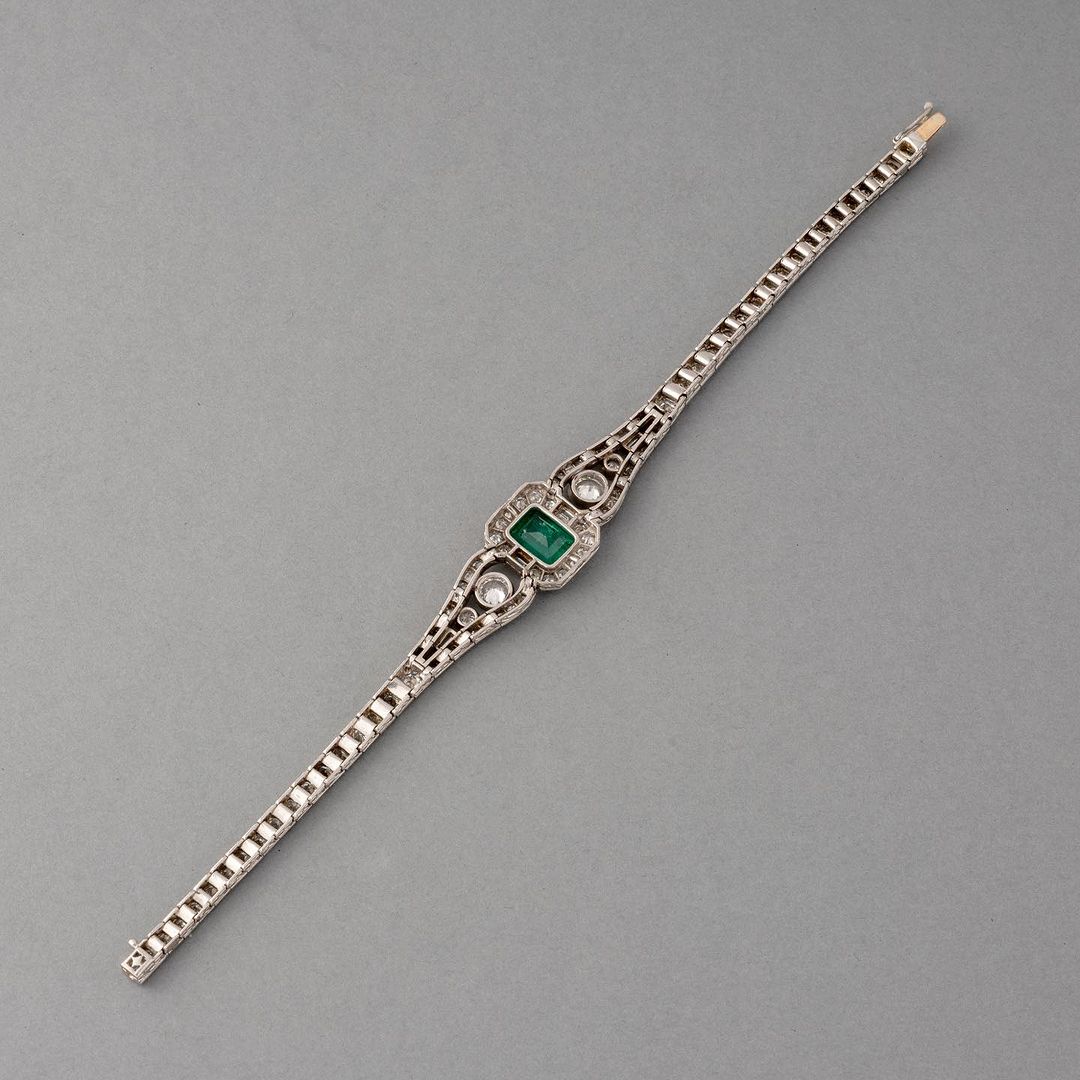 Green Emerald Brilliant Cut Signity Diamond Bezel With Halo Bracelet | Party Wear Bracelet For Women | Anniversary Gift For Wife
