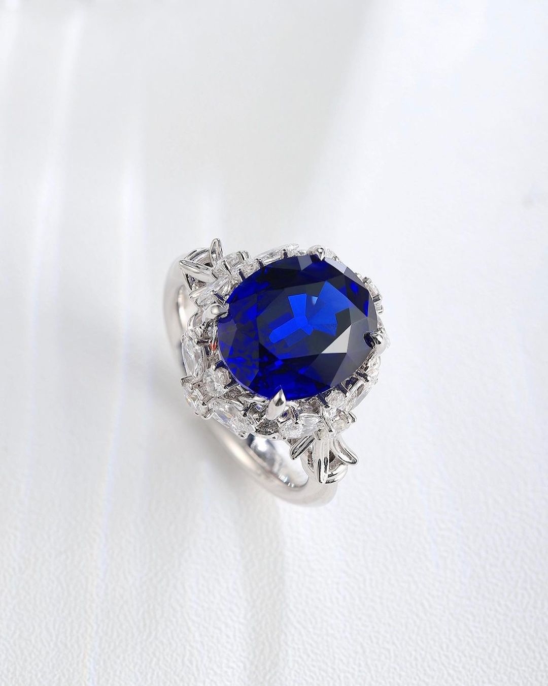 3.2CT Blue Oval Cut Halo Ring | Party Wear Ring For Women | Fashion Jewelry | Gift For Her
