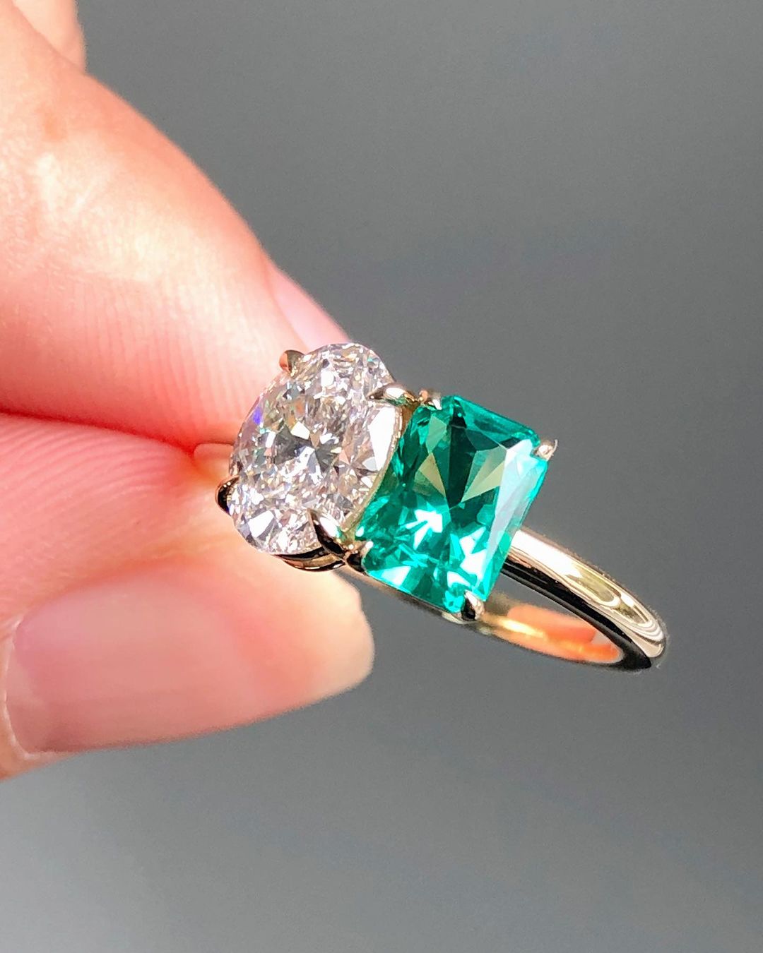 2.6Ct White Oval And Green Radiant Cut Two Stone Ring | Birthday Gift Ring | Toi ET Moi Ring | Gift For Her