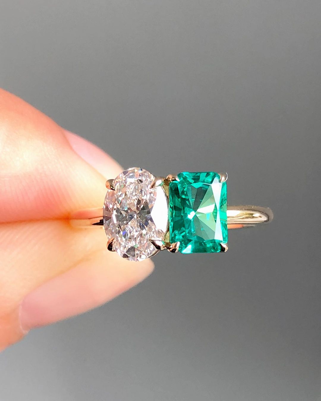 2.6Ct White Oval And Green Radiant Cut Two Stone Ring | Birthday Gift Ring | Toi ET Moi Ring | Gift For Her