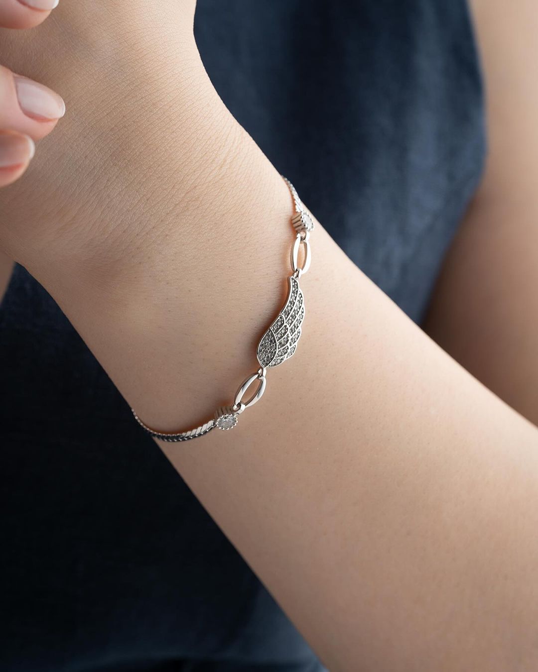 White Round Brilliant Cut Signity Diamond Prong Set Bracelet | Angel Wings Bracelet For Women | Classy Design Bracelet