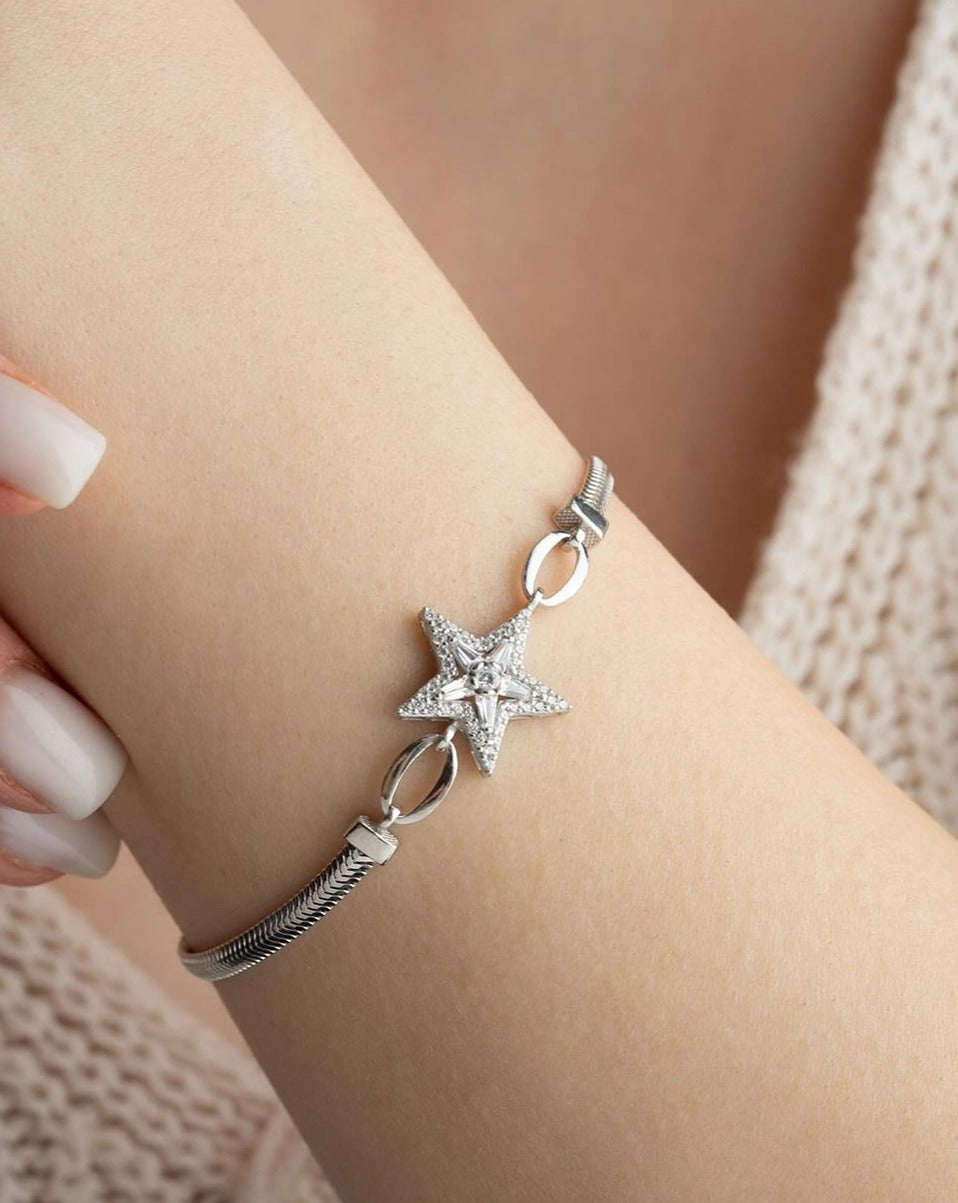 Star Shape White Round Brilliant Cut Signity Diamond Solitaire Bracelet For Women | Fancy Bracelet For Her | Gift For Sister