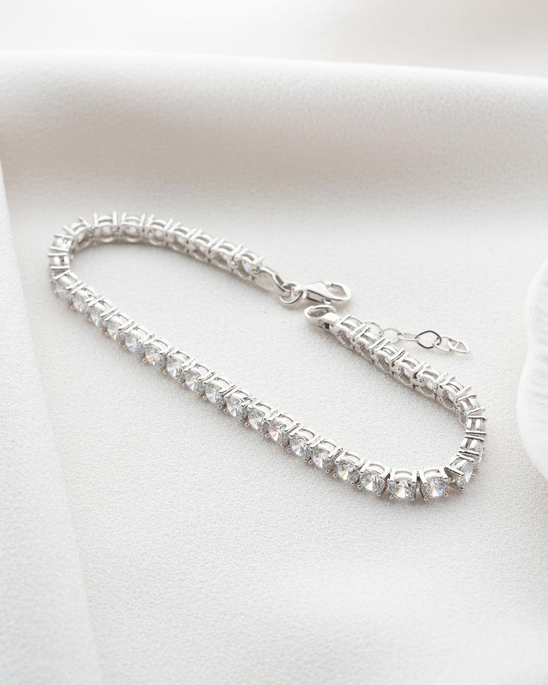 White Round Brilliant Cut Signity Diamond Prong Set Bracelet For Women | Engagement Gift Bracelet For Fiancee | Jewelry Collection For Women