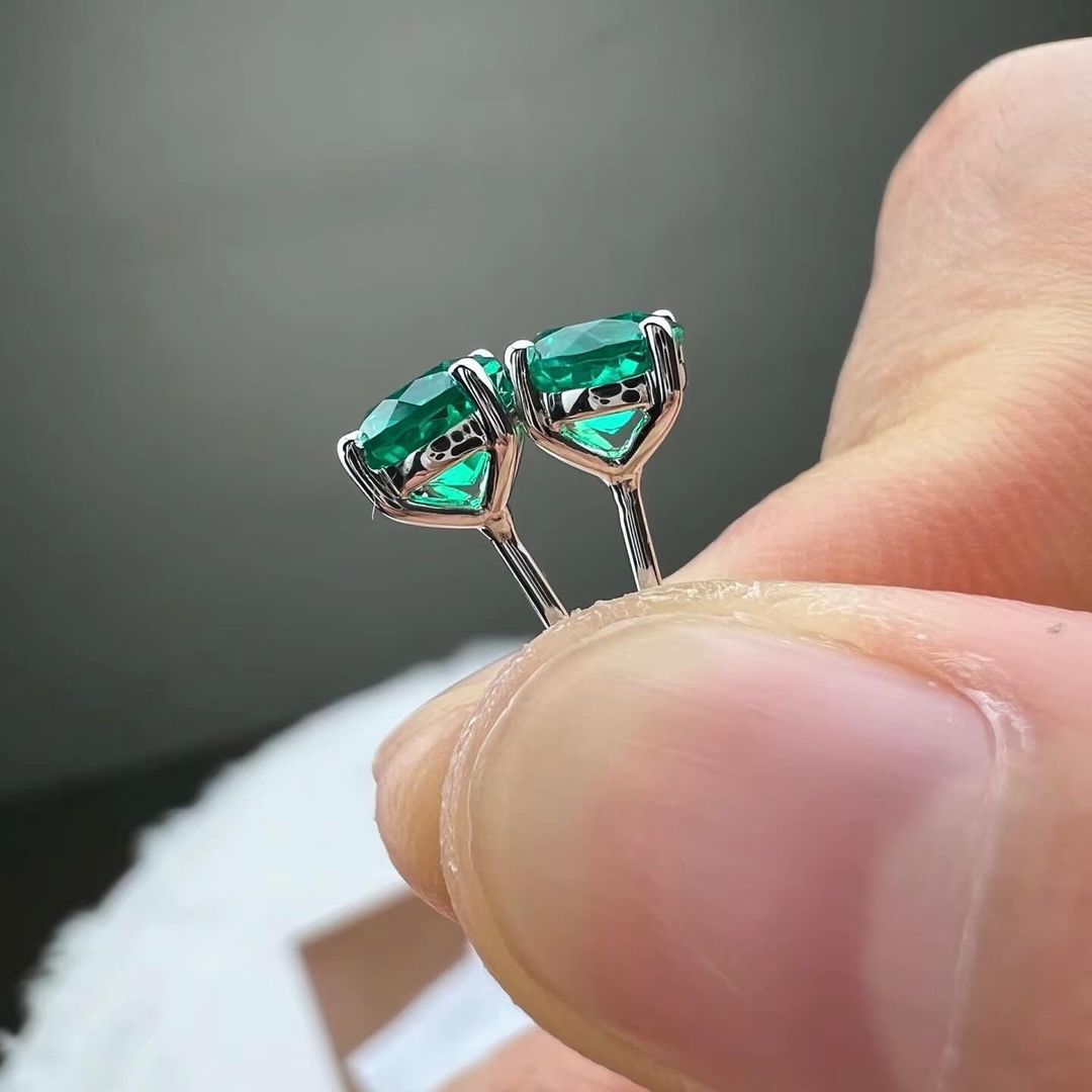 Green Round Cut Cubic Zirconia Solitaire Stud Earring | Everyday Elegance Stud Earring | Proposal Gift Stud Earring For Girlfriend
