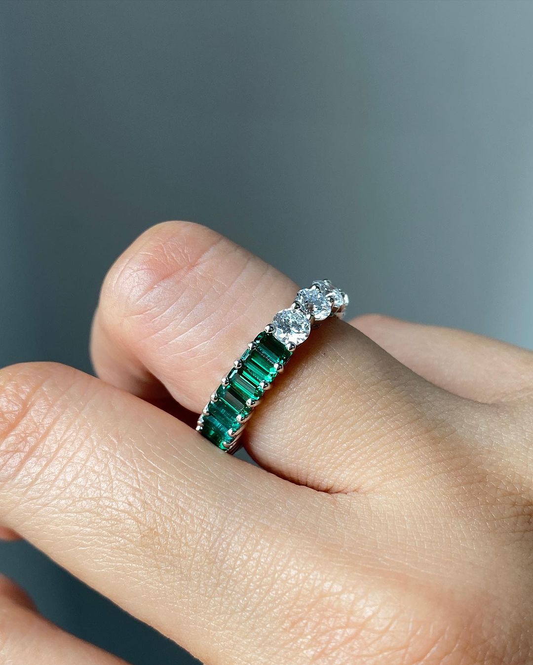 3.30Ct White Round And Green Emerald Cut Full Eternity Band Ring | Engagement Band Ring For Fiancée | Fashion Jewelry