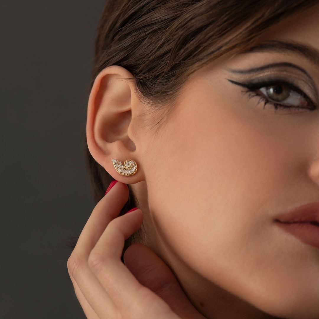 White Baguette Cut Cubic Zirconia Prong Set Ear Climber Earring For Her | Bridesmaid Engagement Gift Earring | Celebrity Style Earring