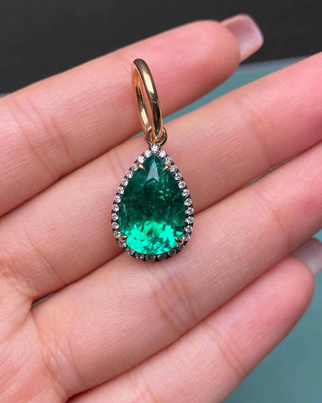 3.20Ct Green Pear Cut Halo Pendant | Anniversary Gift Pendant | Customize Pendant | Bridal Jewelry | Jewelry Collection