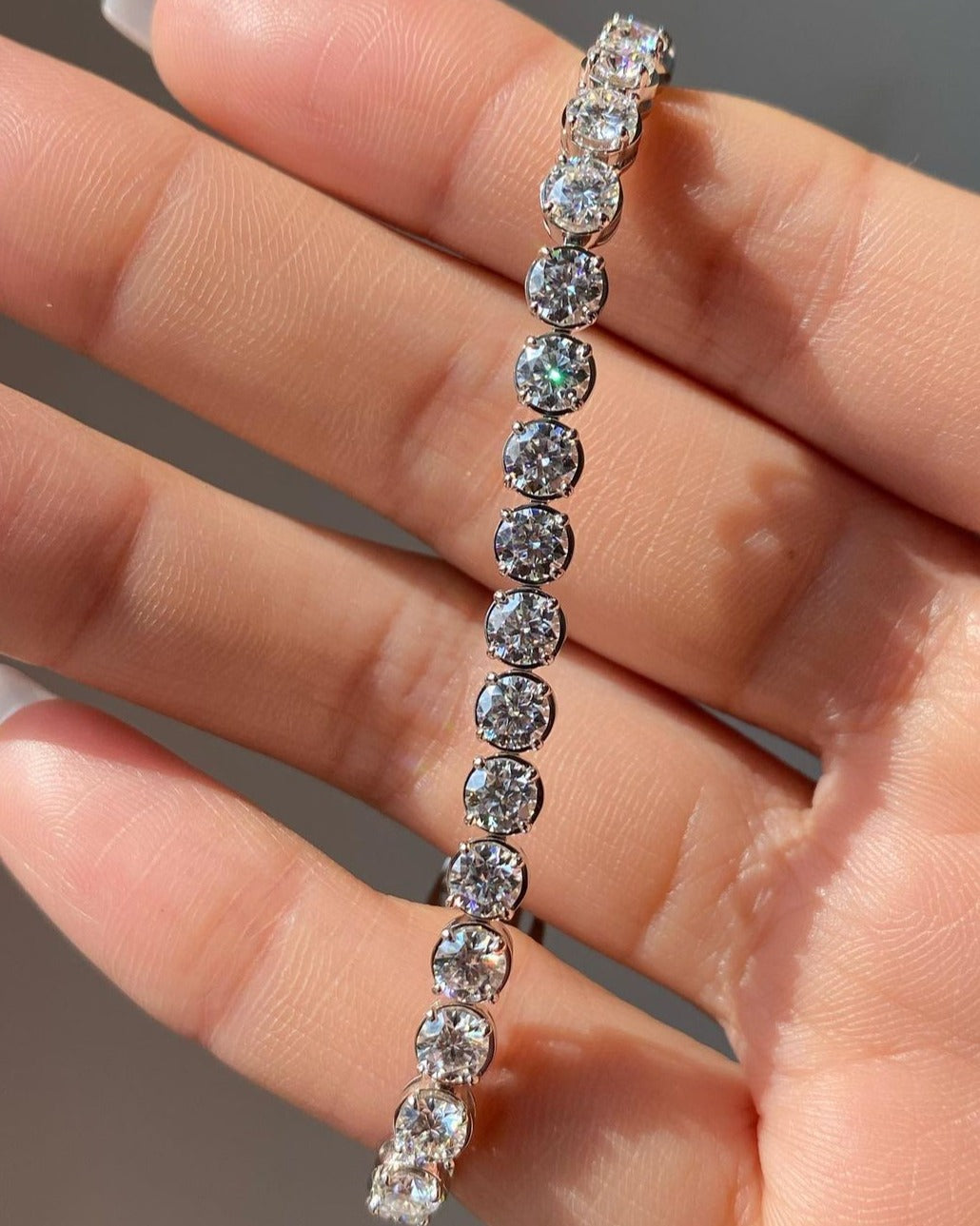 White Round Cut Brilliant Cut Signity Diamond Prong Set Tennis Bracelet | First Communication Gift Bracelet | Classic Design Tennis Bracelet