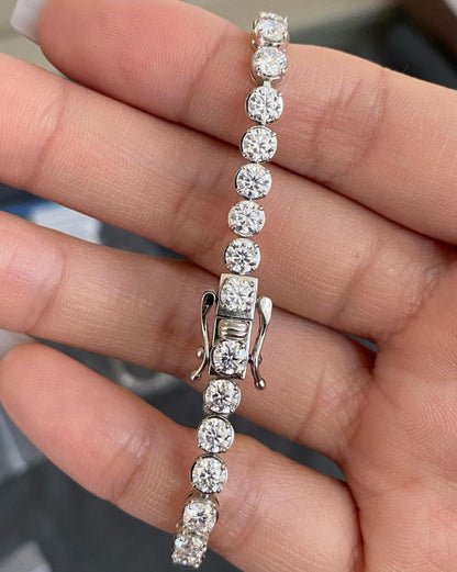 White Round Cut Brilliant Cut Signity Diamond Prong Set Tennis Bracelet | First Communication Gift Bracelet | Classic Design Tennis Bracelet