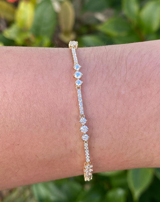 White Round Brilliant Cut Signity Diamond Tennis Bracelet For Her | Wedding Gift Bracelet For Her | Elegant Design Bracelet