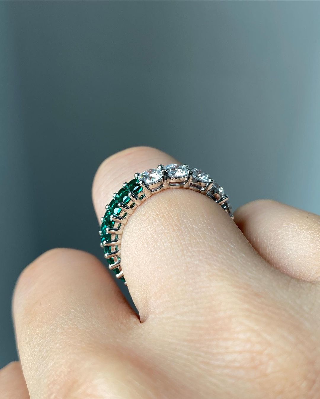 3.30Ct White Round And Green Emerald Cut Full Eternity Band Ring | Engagement Band Ring For Fiancée | Fashion Jewelry