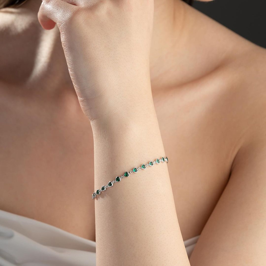 Green Heart Brilliant Cut Bezel Signity Diamond Tennis Bracelet For Women | Everyday Jewelry Tennis Bracelet | Birthday Gift | Designer Tennis Bracelet