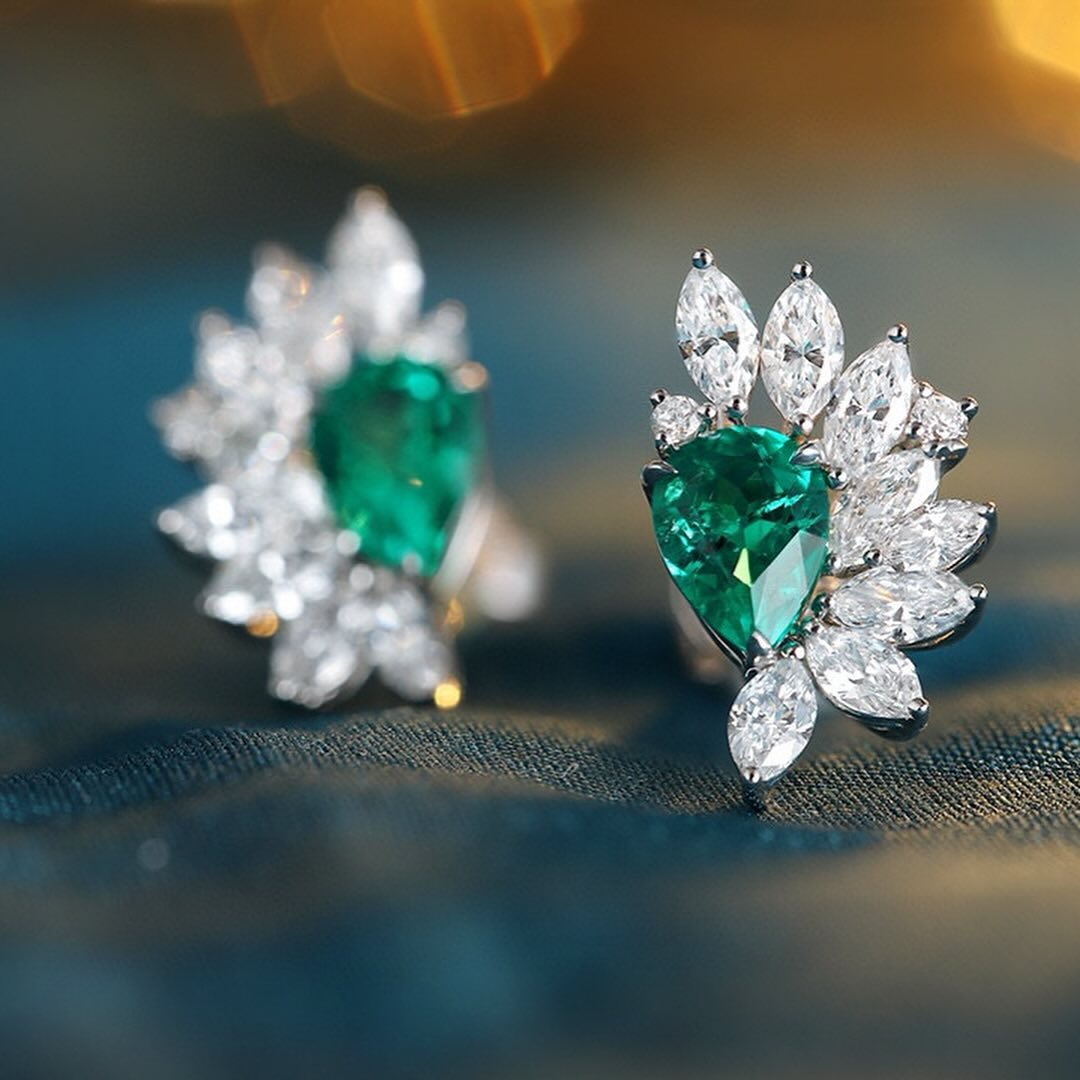 Green Pear Cut Cubic Zirconia Solitaire With Cluster Stud Earrings | Bridesmaid Gift Stud Earring | Beautiful Earrings For Ladies