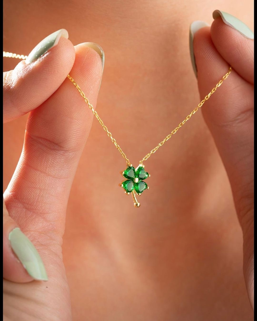 Flower Shape 2.88Ct Green Heart Cut Prong Pendant | Birthday Gift For Mother | Statement Pendant | Thank You Gift Pendant For Women