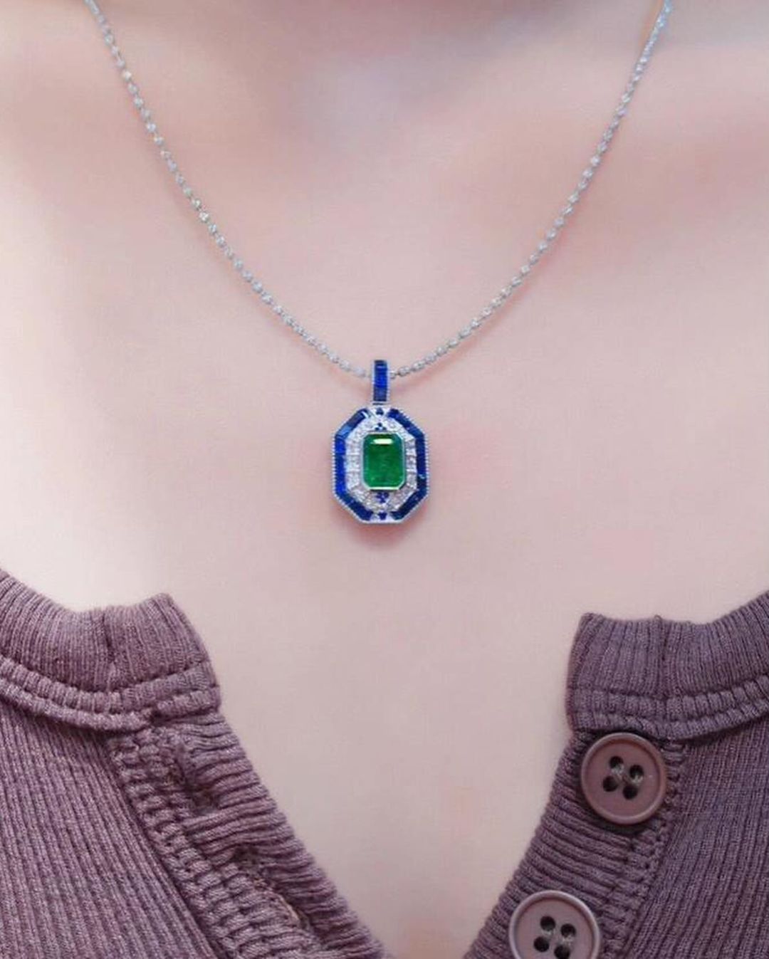 Vintage 2.80Ct Green Emerald Cut Bezel Pendant | Surprise Gift Pendant For Her | Elegant Jewelry Piece | Fashion Jewelry